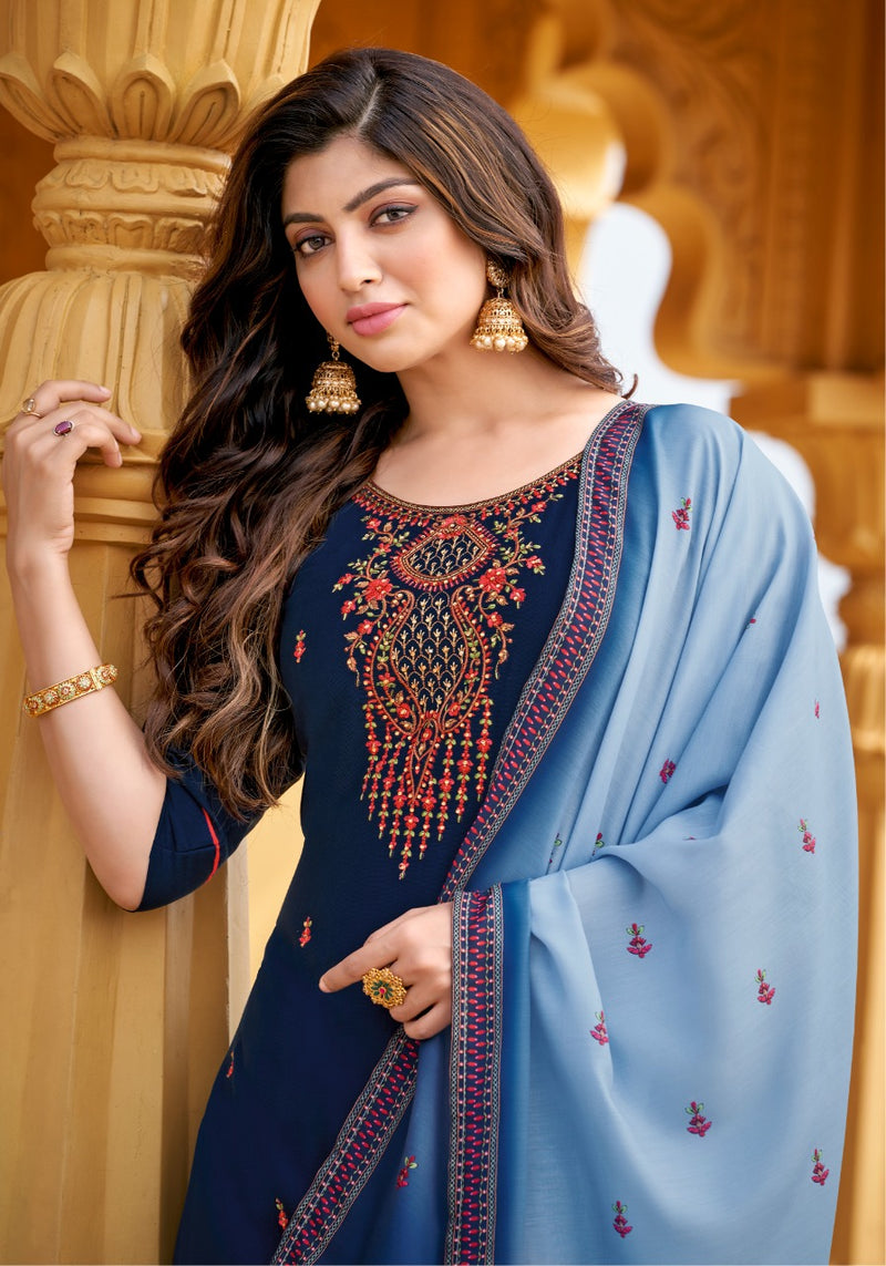 Grey Colour Kashmiri Crepe Kurti With Beautiful Aari Embroidery Gives  Attractive Look To The Wearer. at Rs 2999 | Synthetic Fibre Kurti, Crisp  Kurti, क्रेप की कुर्ती, क्रेप कुर्ती - Kyra International,